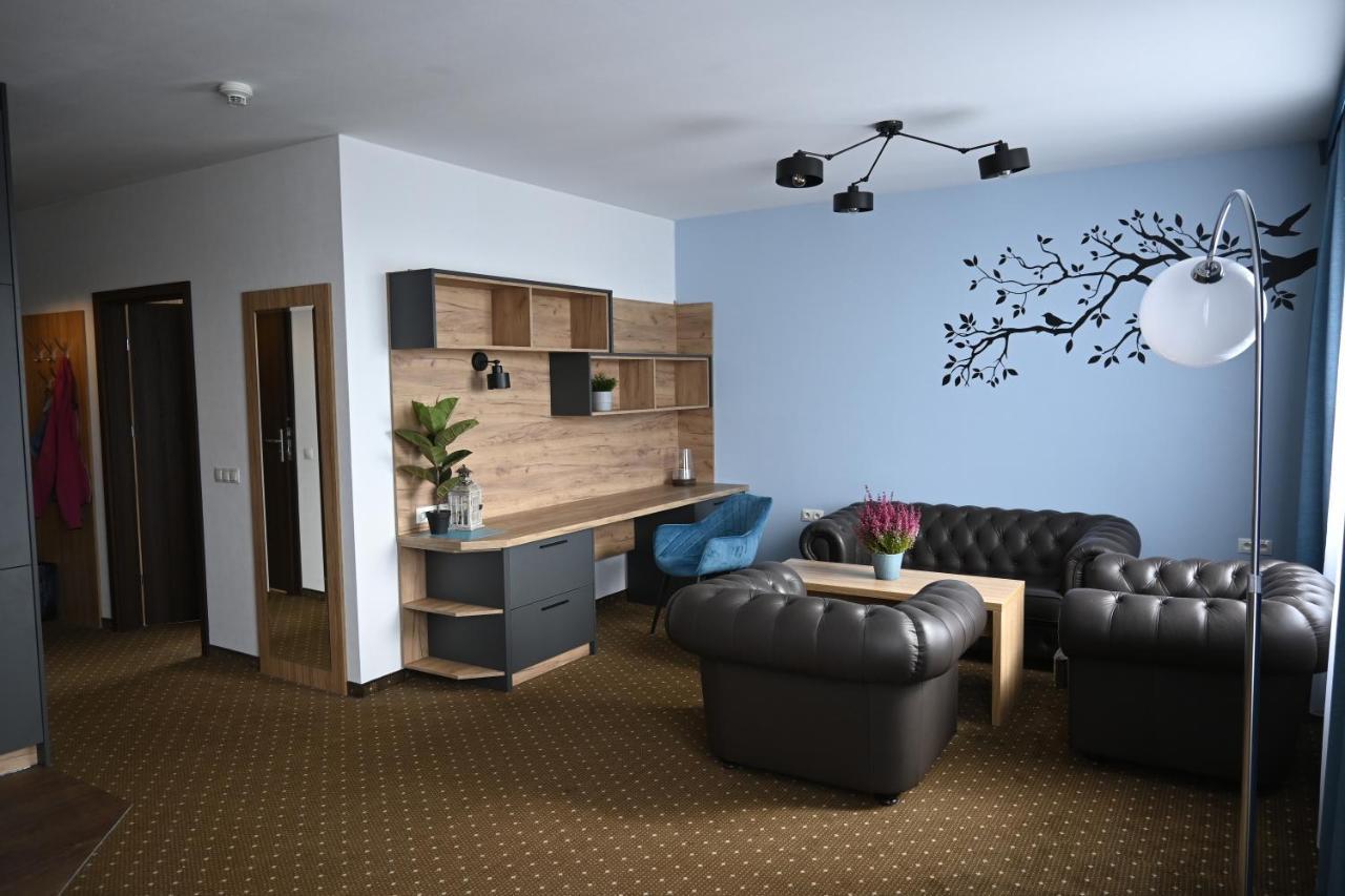 Aparthotel Legnica - Apartamenty Z Aneksem Kuchennym 외부 사진