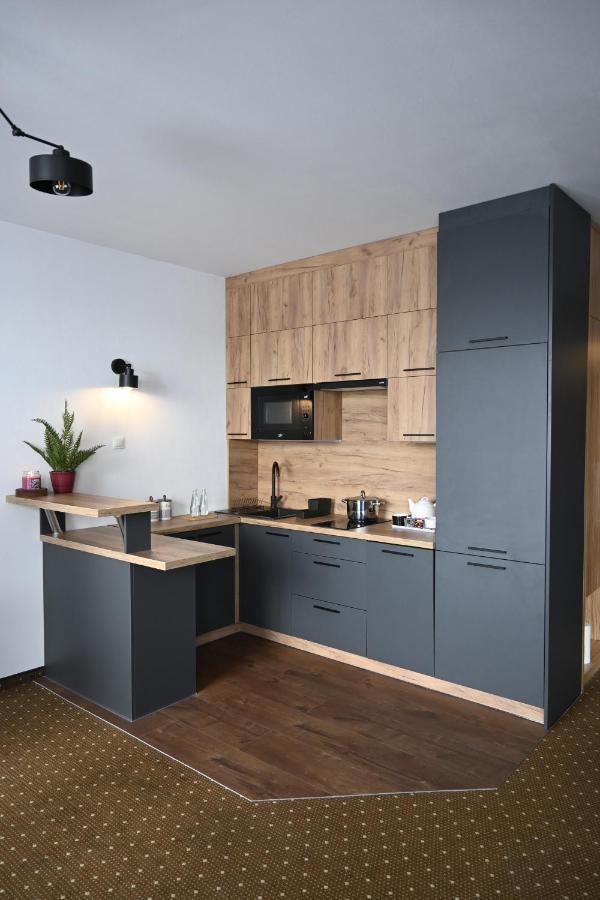 Aparthotel Legnica - Apartamenty Z Aneksem Kuchennym 외부 사진