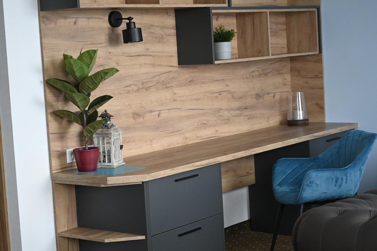 Aparthotel Legnica - Apartamenty Z Aneksem Kuchennym 외부 사진