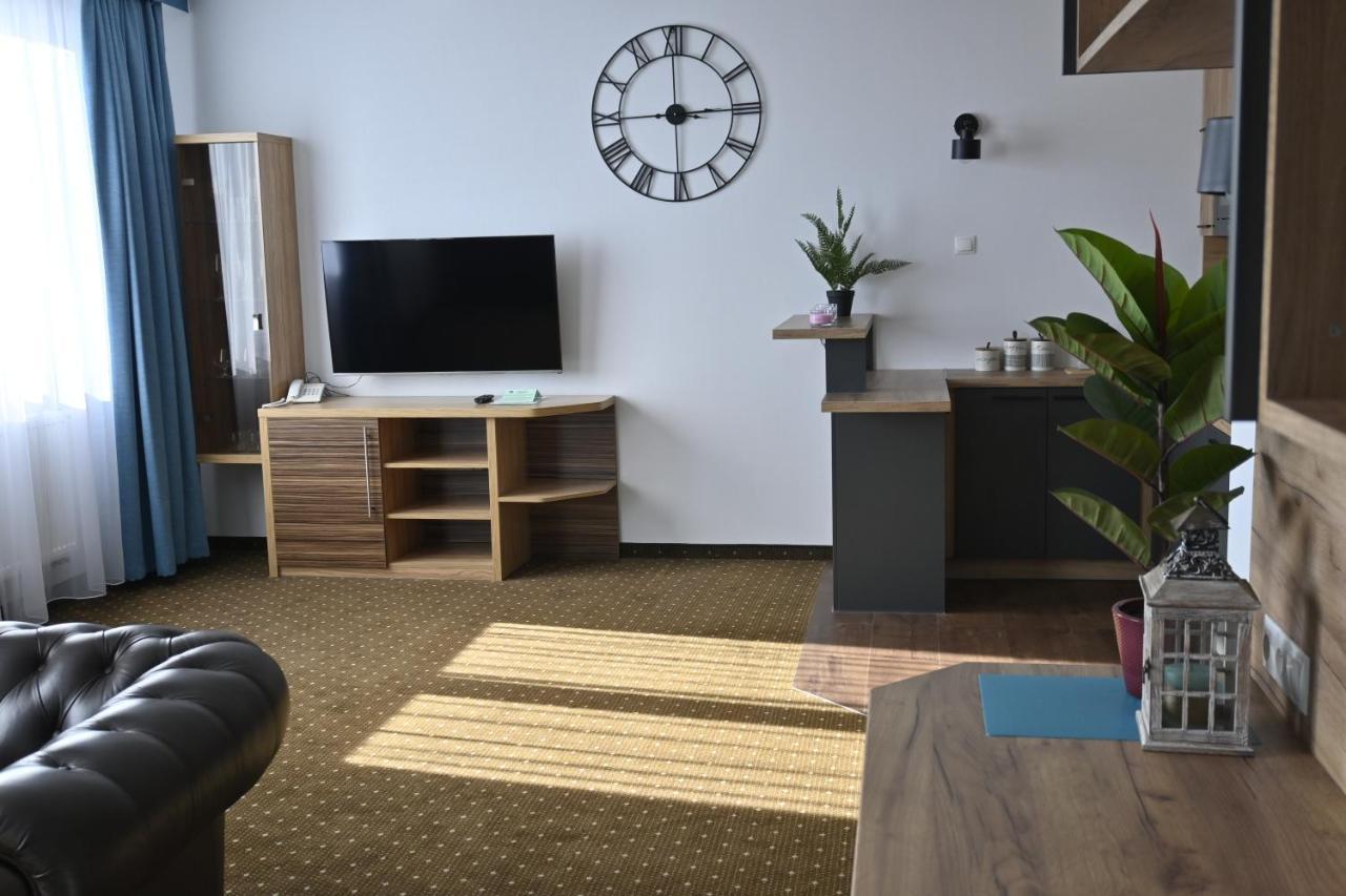 Aparthotel Legnica - Apartamenty Z Aneksem Kuchennym 외부 사진